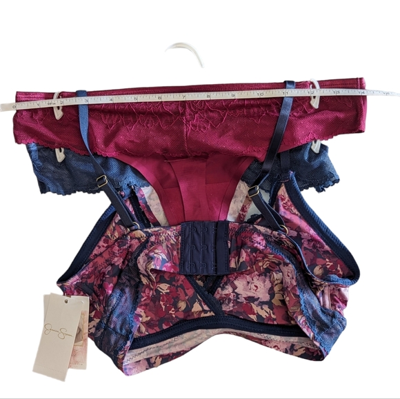 Jessica Simpson 3 Piece Set Bralette With Flirty Thongs - Picture 10 of 10